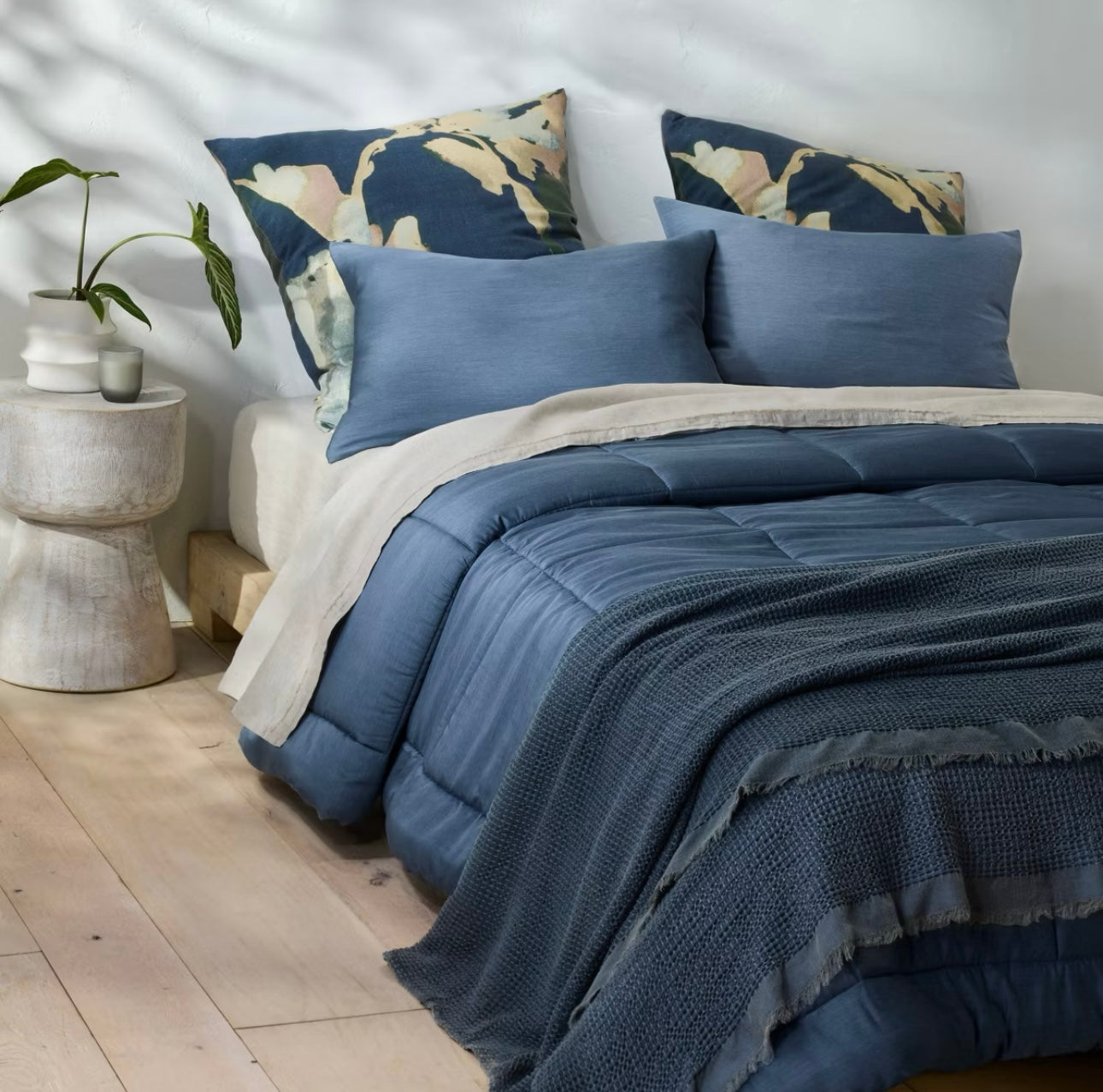 Coverlet Texturizado + Fundas de Almohada | Dark Mineral Blue | CASALUNA™ Ideal para camas Matrimonial y Queen