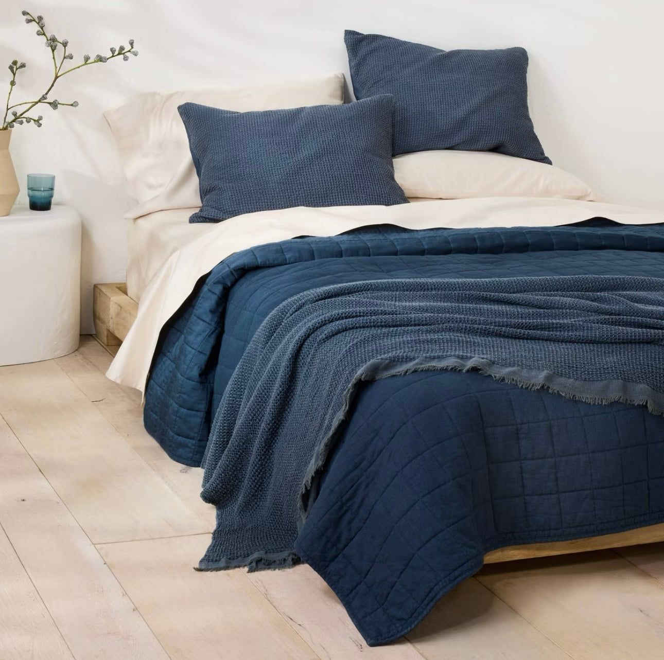 Coverlet Texturizado + Fundas de Almohada | Dark Mineral Blue | CASALUNA™ Ideal para camas Matrimonial y Queen