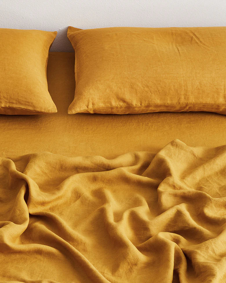 KING SABANA AJUSTABLE 100% LINO
FRANCÉS - TONO CÚRCUMA - BED THREADS. ¡𝘚𝘰𝘭𝘰 𝘲𝘶𝘦𝘥𝘢 1!
