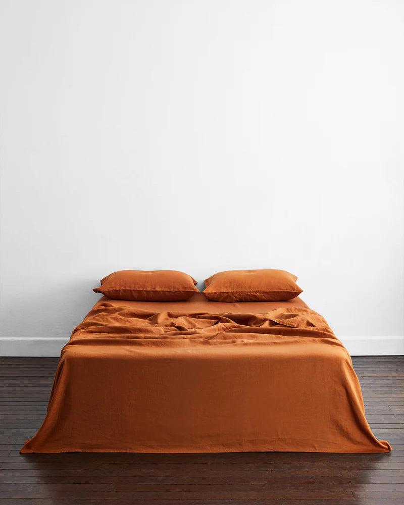 Cal King sábana encimera tono Óxido | 100% lino francés | Bed Threads™