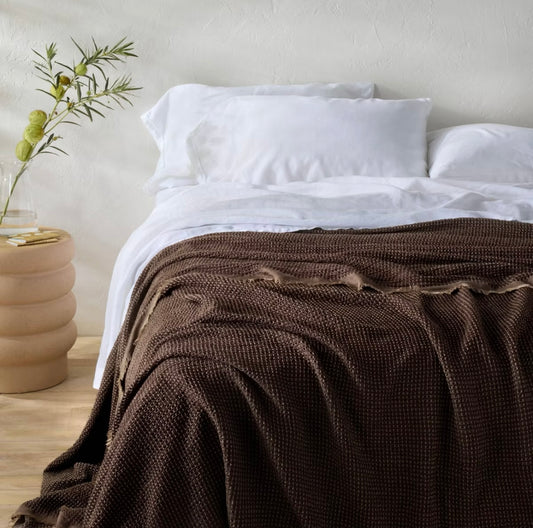Coverlet Texturizado + Fundas de Almohada | Dark Fig | CASALUNA™ Ideal para camas Matrimonial y Queen