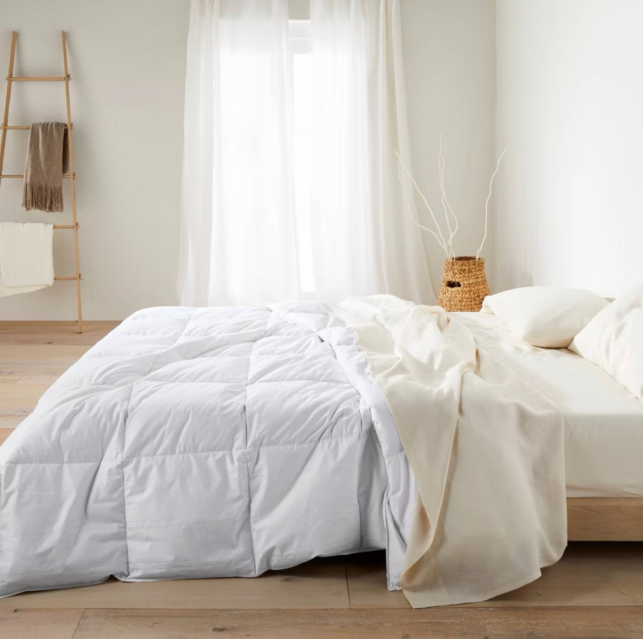 KING Premium Down Comforter | CASALUNA™