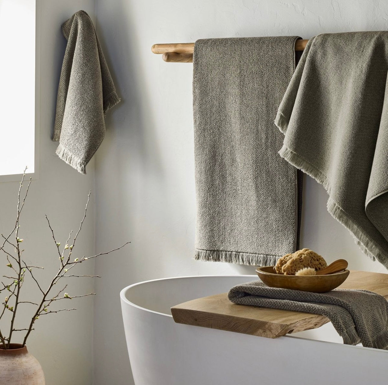 Set de 2 Toallas de Mano Texturizadas | Tono Olivo | 100% Algodón Orgánico | CASALUNA™