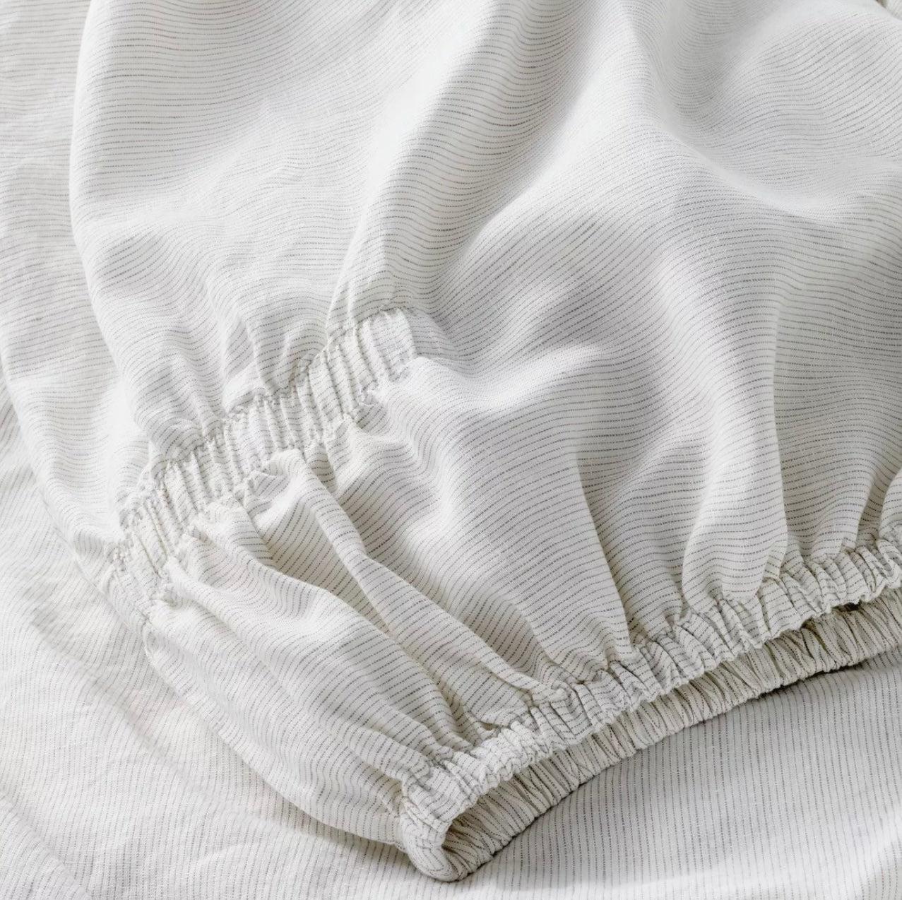 QUEEN Set de Sábanas 100% Lino | Dark Gray Micro Stripe | CASALUNA™